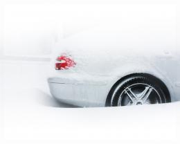 snow-covered cars Picture